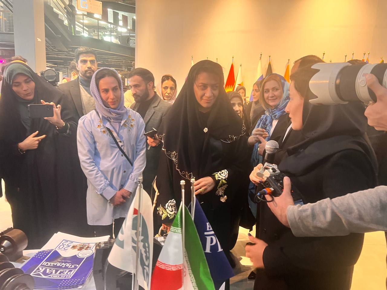 الکتروپژواک در همایش زنان تاثیرگذار